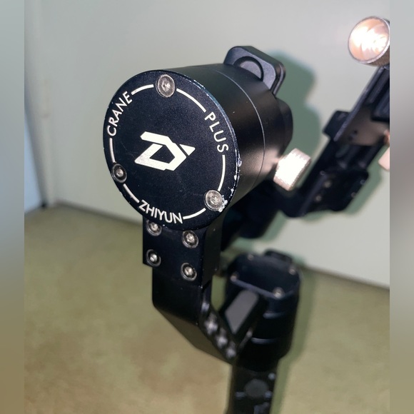Zhiyun Crane Plus Gimbal Stabilizer - Picture 2 of 5